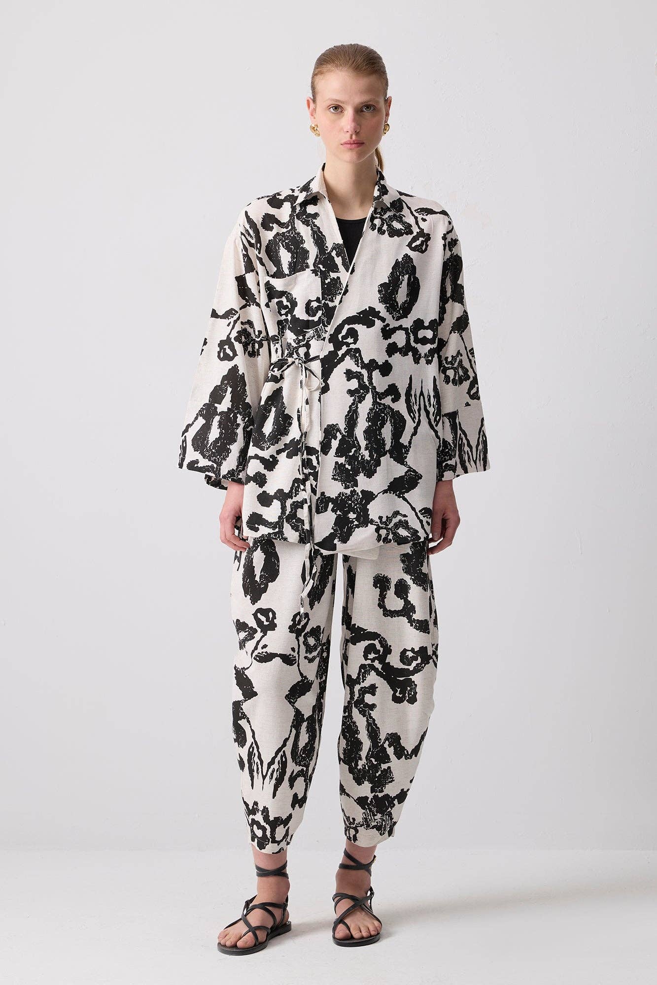 LINEN TEXTURED PATTERNED KIMONO PANTS SET: Black / Standart