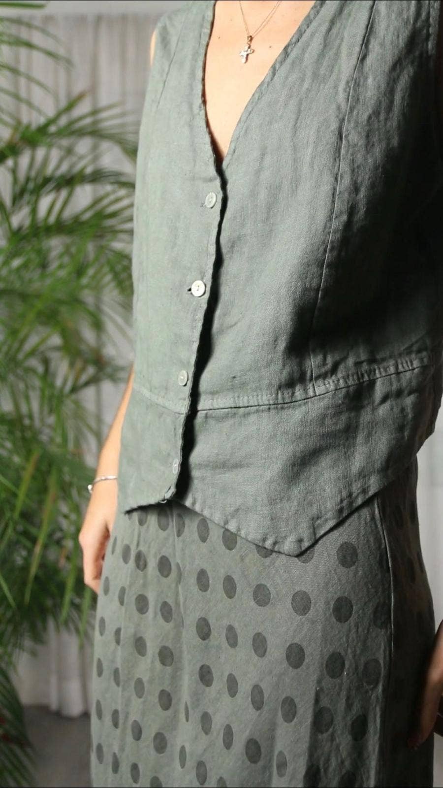 REF 79055 SLEEVELESS T-SHIRT 100% LINEN: Blue