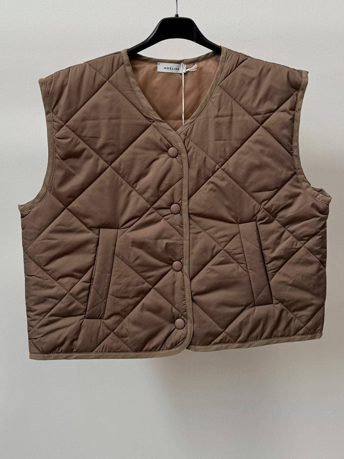 Sleeveless quilted jacket 12038: Chocolate