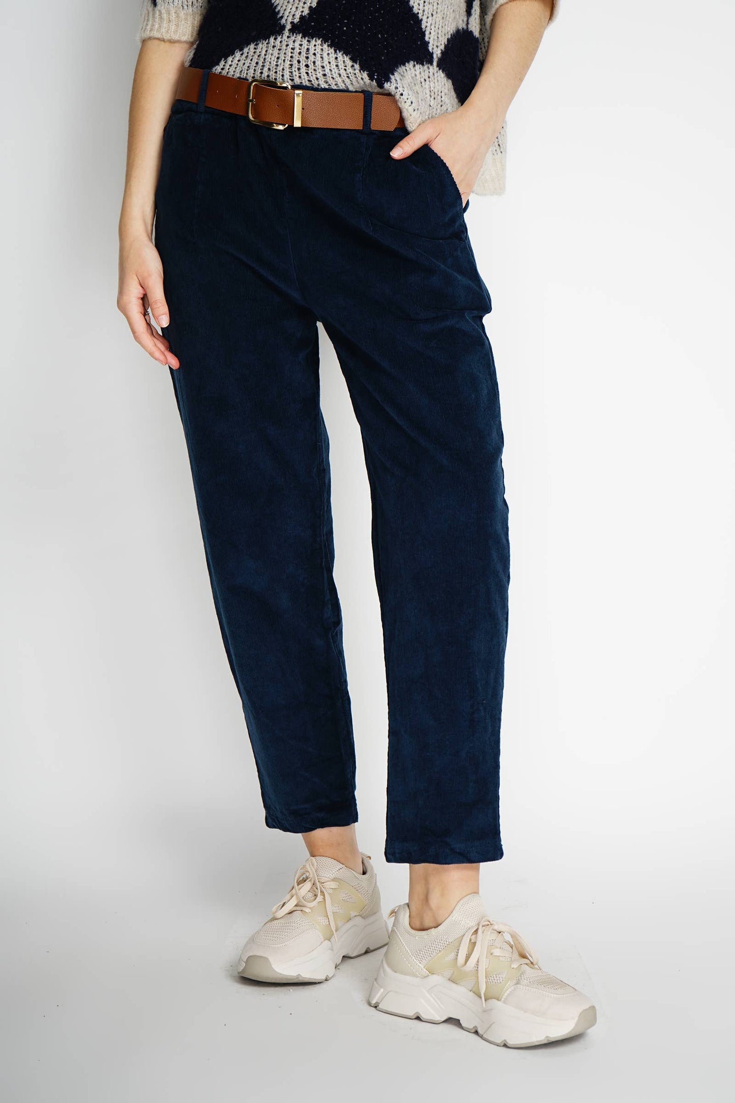 Velvet pants with belt 30500: Camel