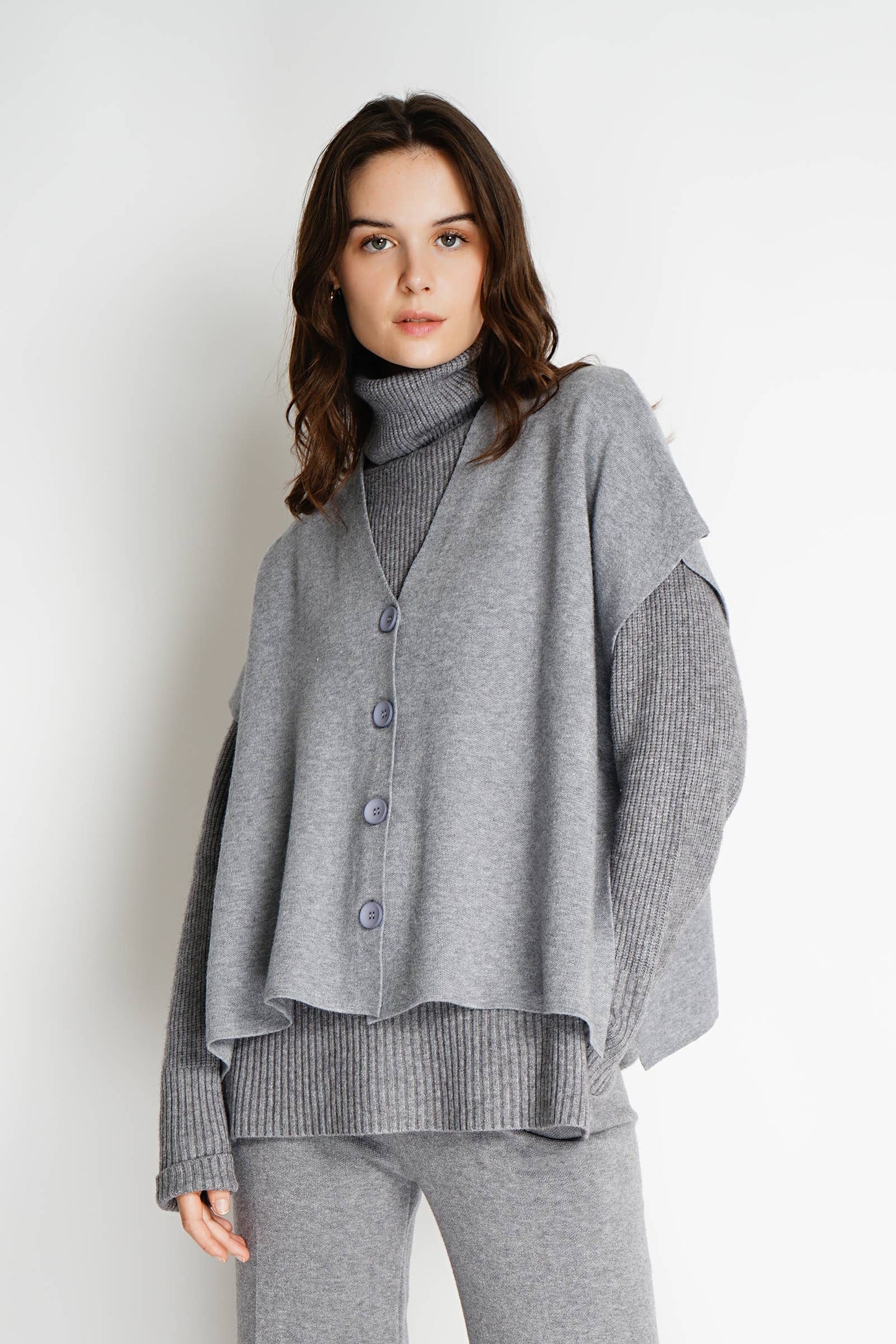 25210 knitted sleeveless vest: Taupe