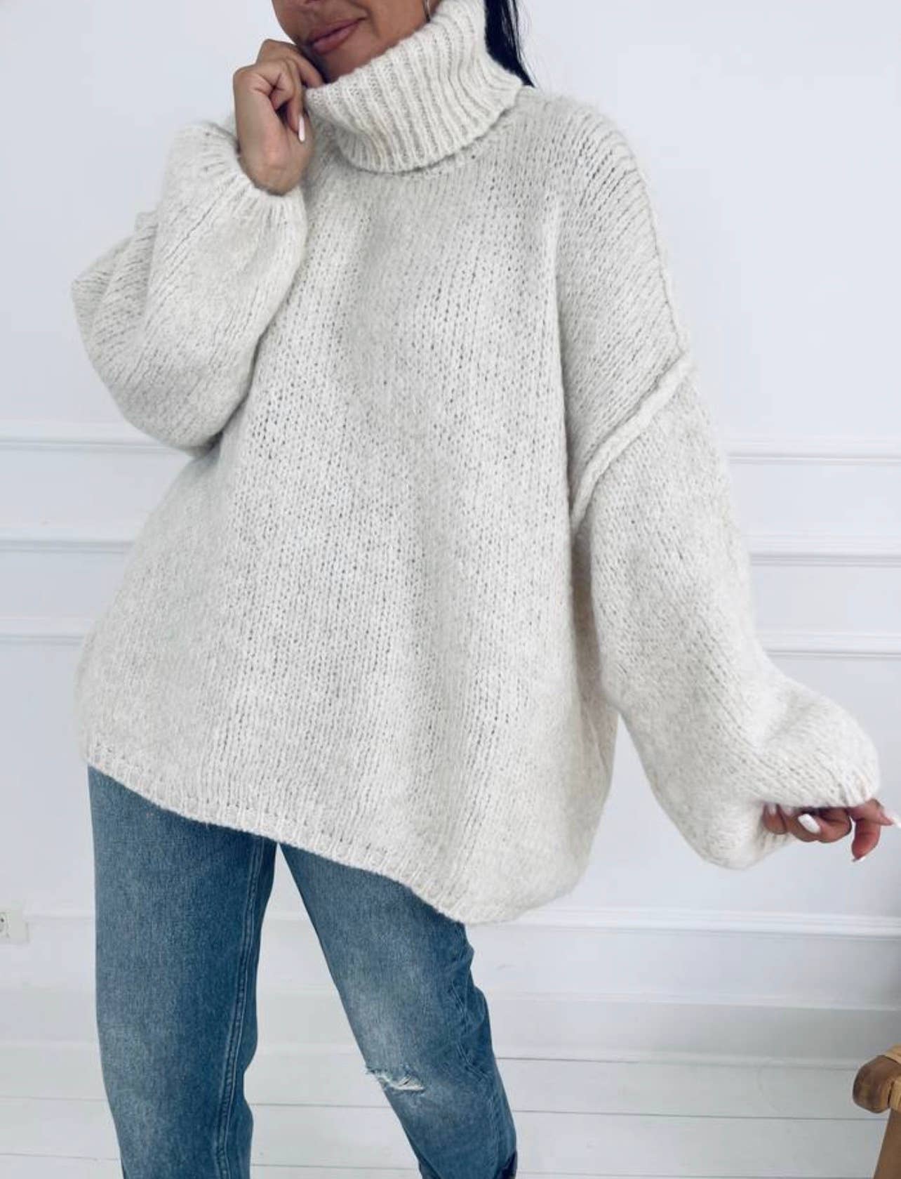3228 soft turtleneck wool and mohair sweater: Ecru / One size