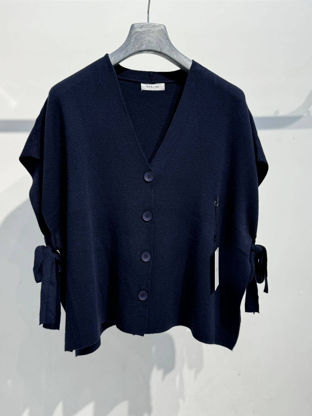 25210 knitted sleeveless vest: Camel