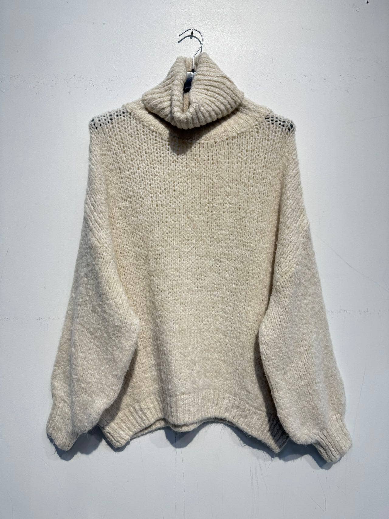 Oversized turtleneck sweater with alpaca: Taupe