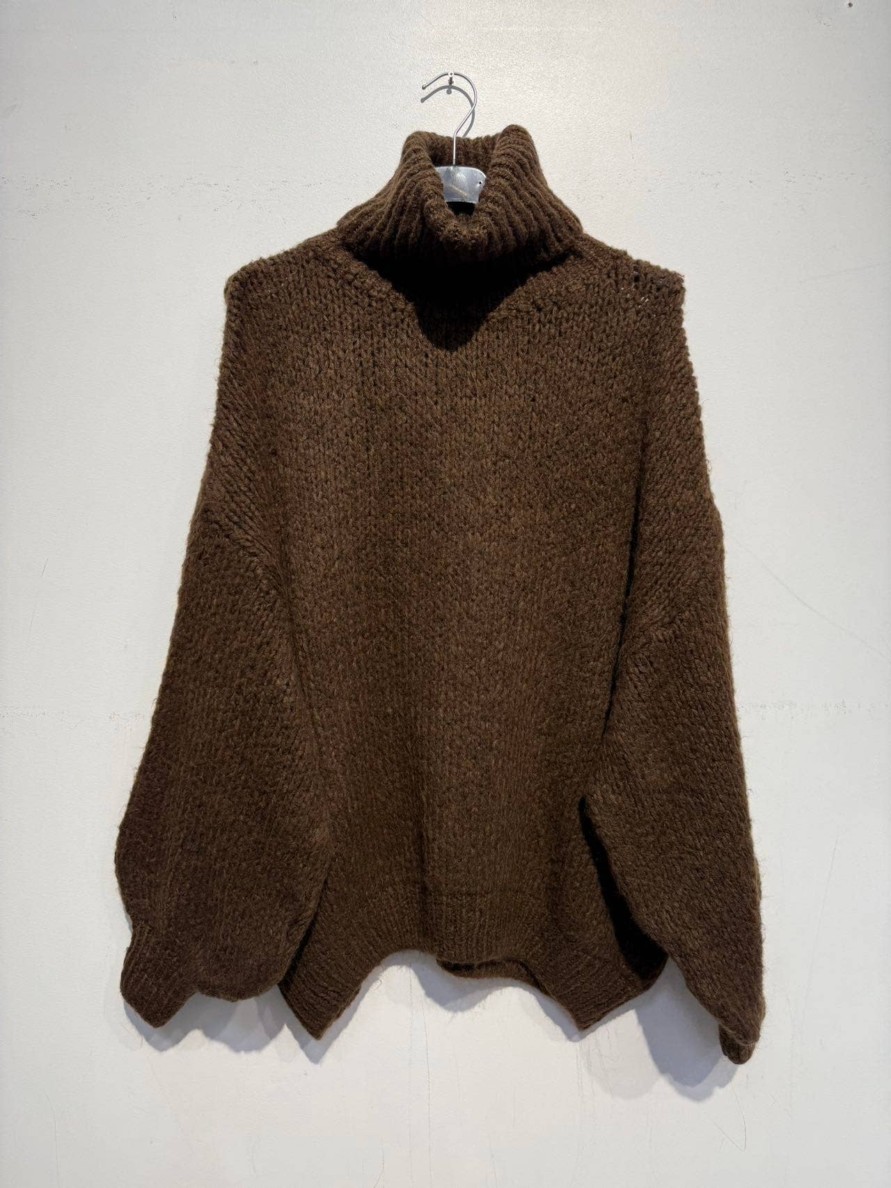 Oversized turtleneck sweater with alpaca: Taupe