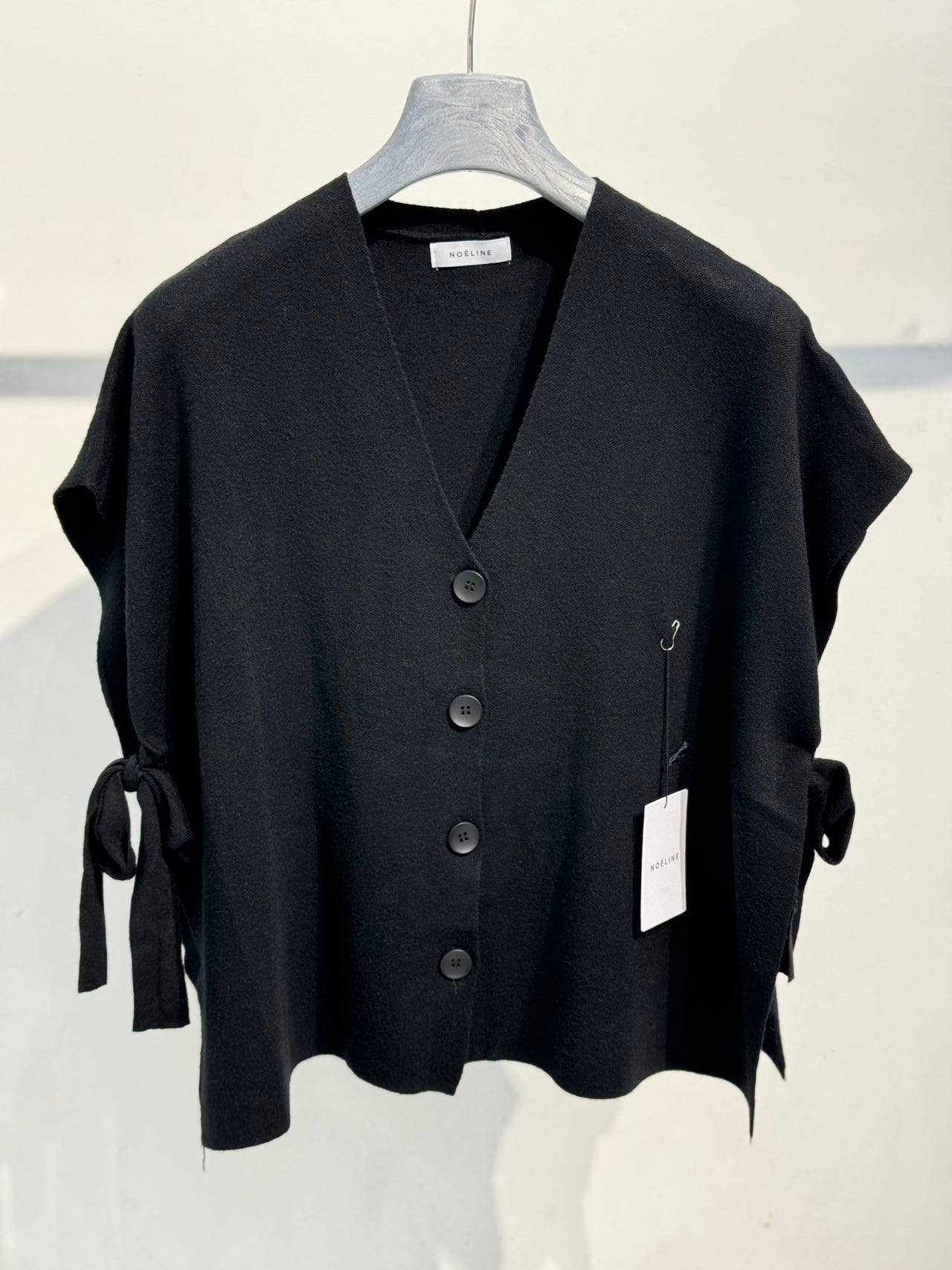 25210 knitted sleeveless vest: Taupe