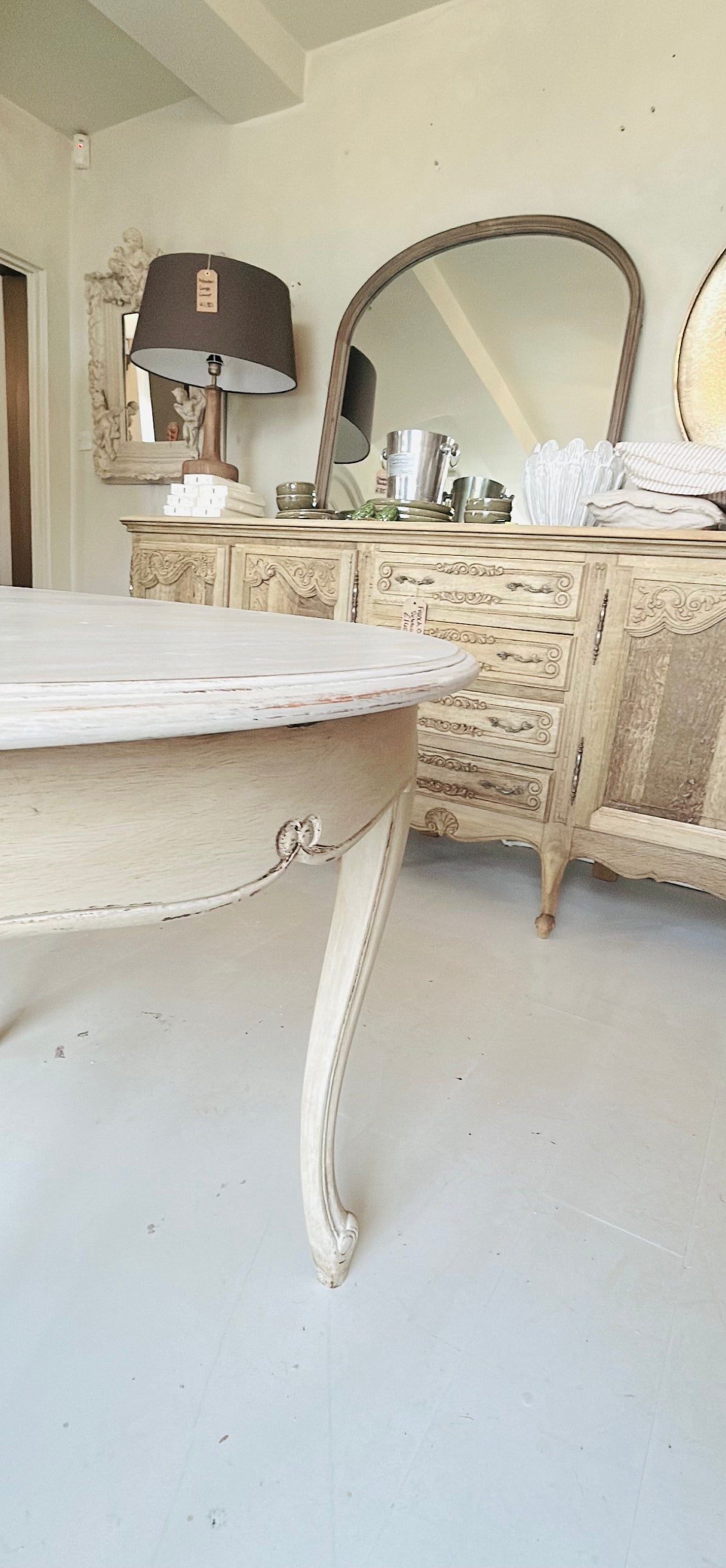 Round french extending painted painted