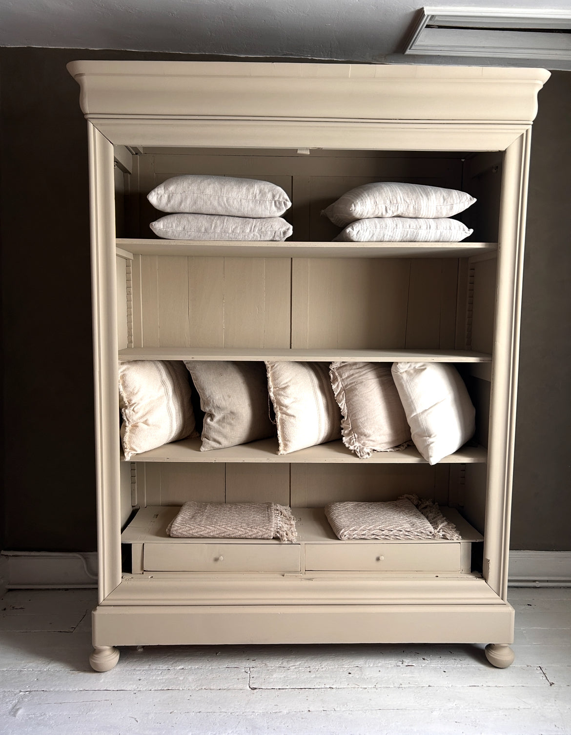 Open armoire bookcase - display armoire