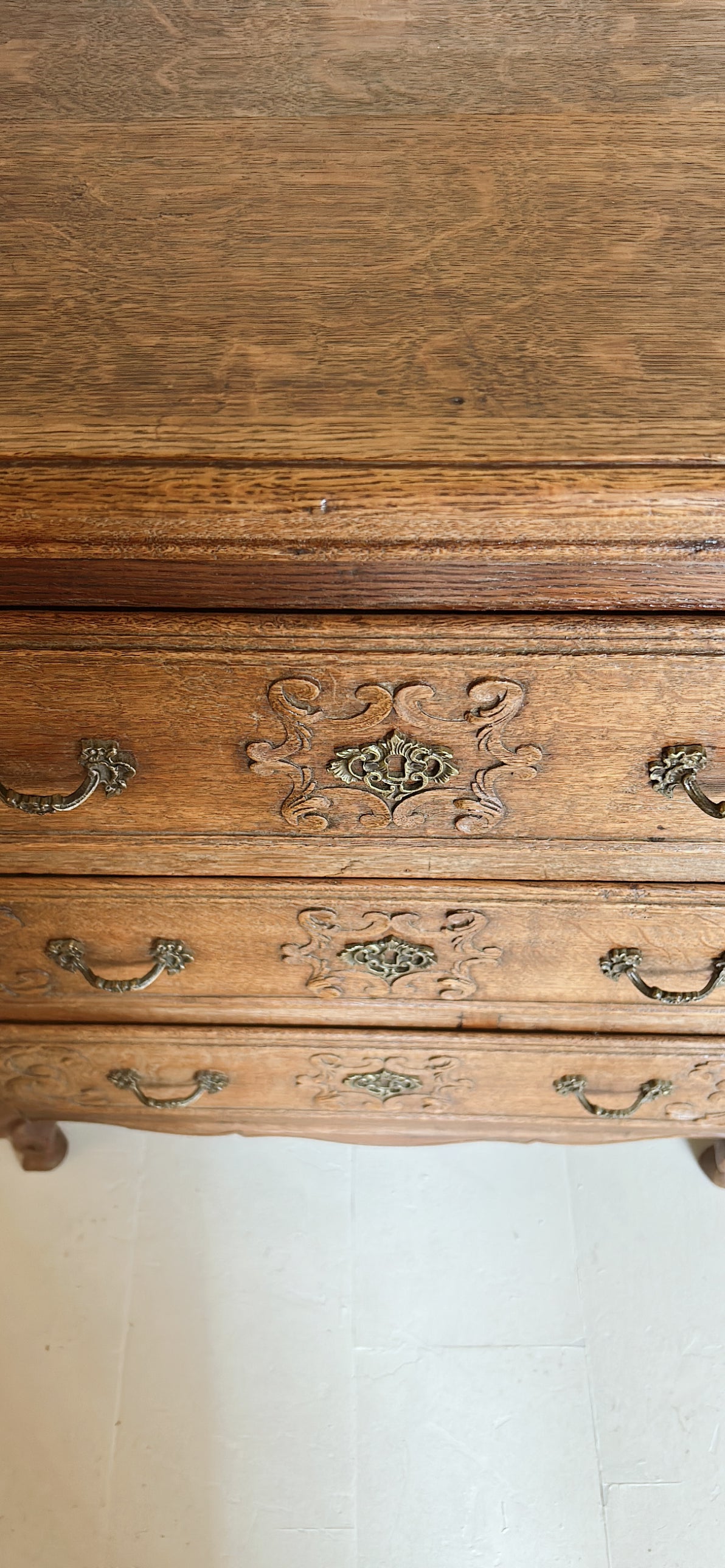 French antique Oak chest of drawers
