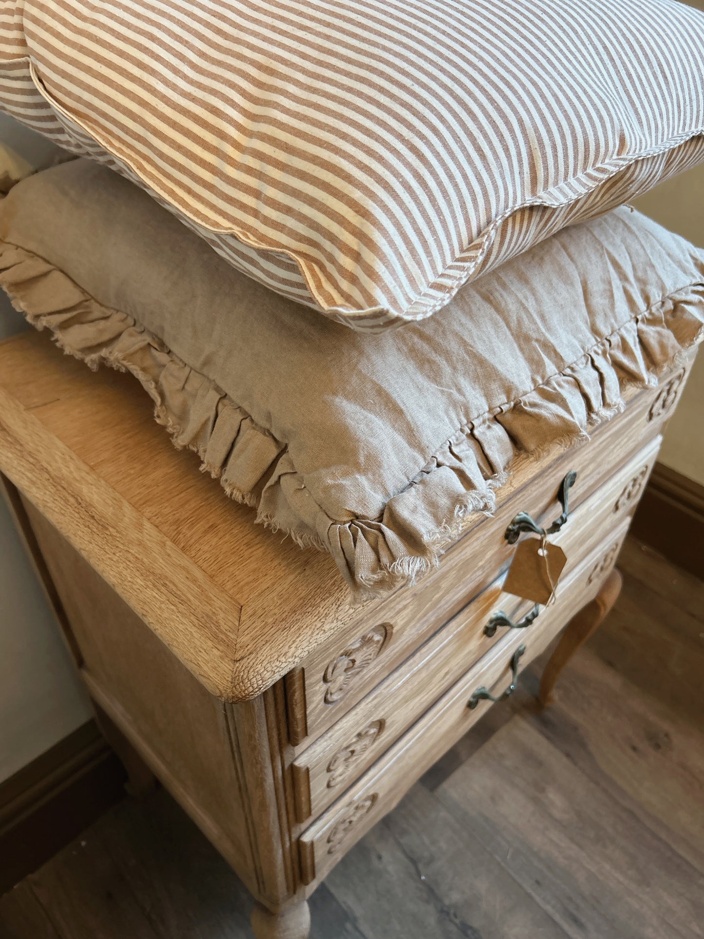 Sandblasted petite french chest of drawers