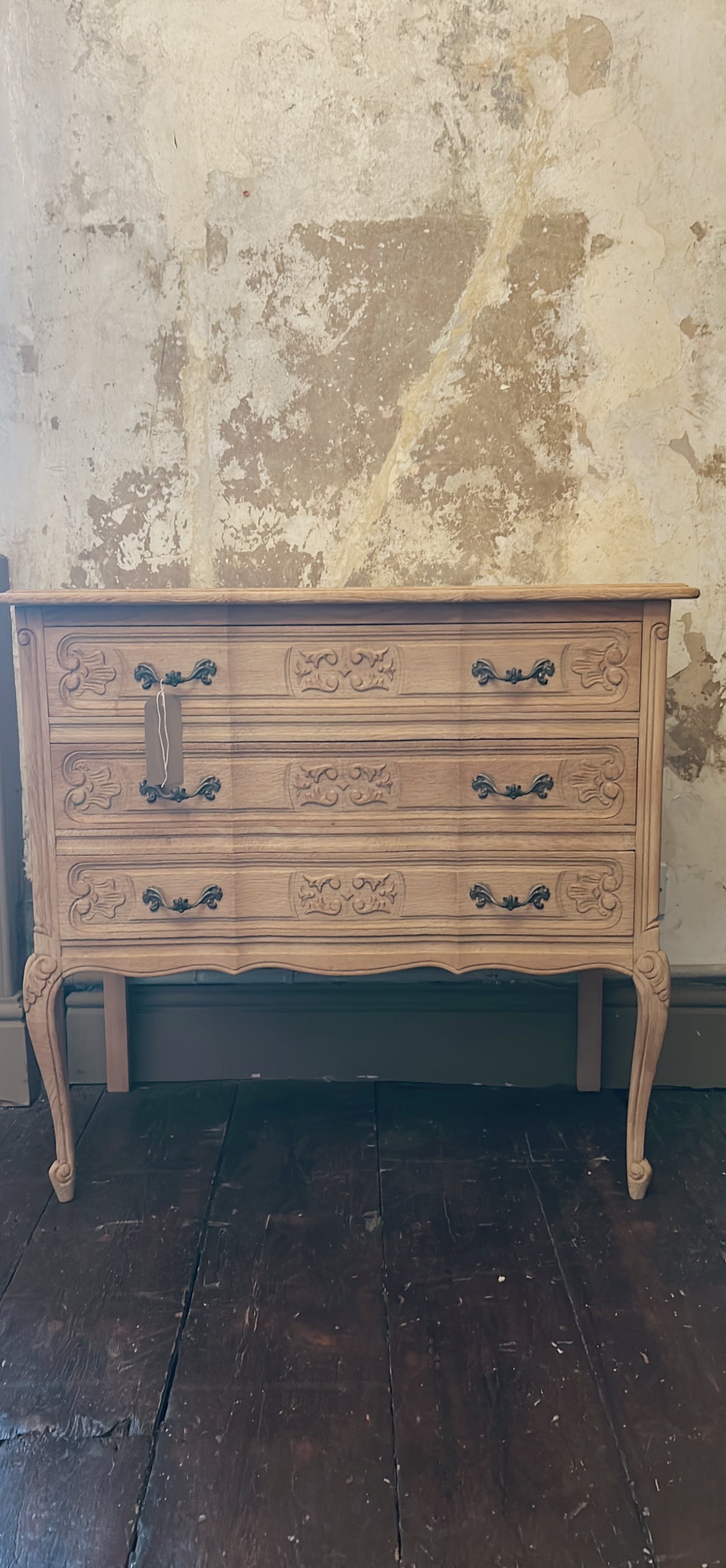 French oak chest of drawers petite