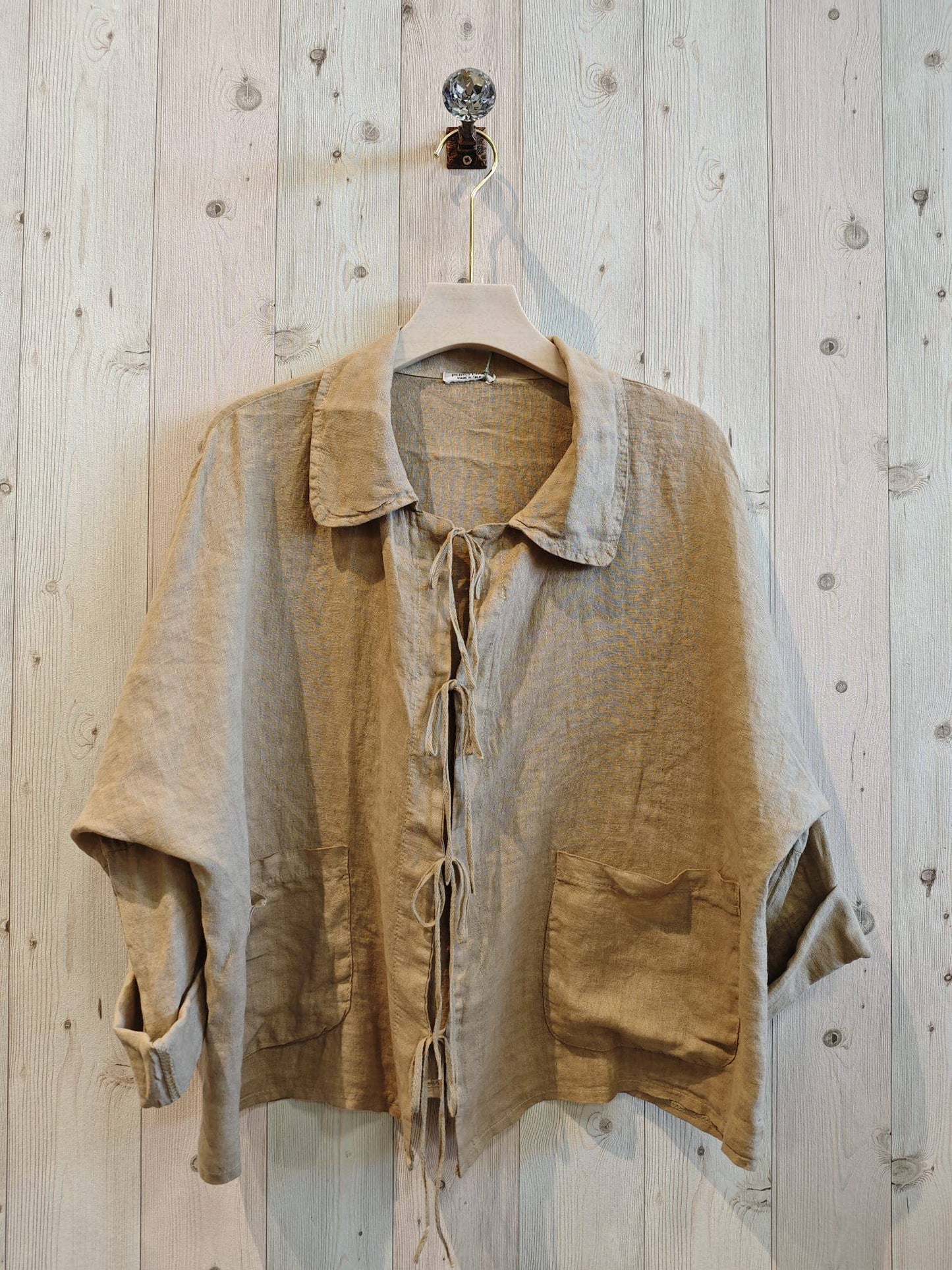 REF 17740 BABY COLLAR BLOUSE, OPEN 100% LINEN: CAMEL