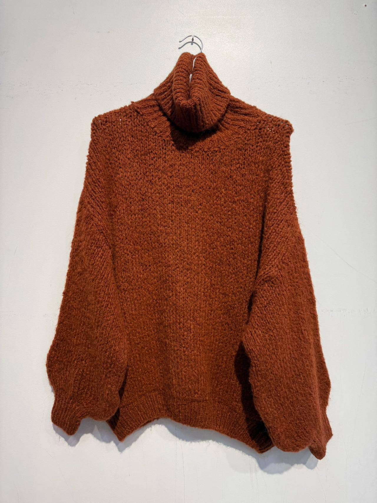 Oversized turtleneck sweater with alpaca: Taupe