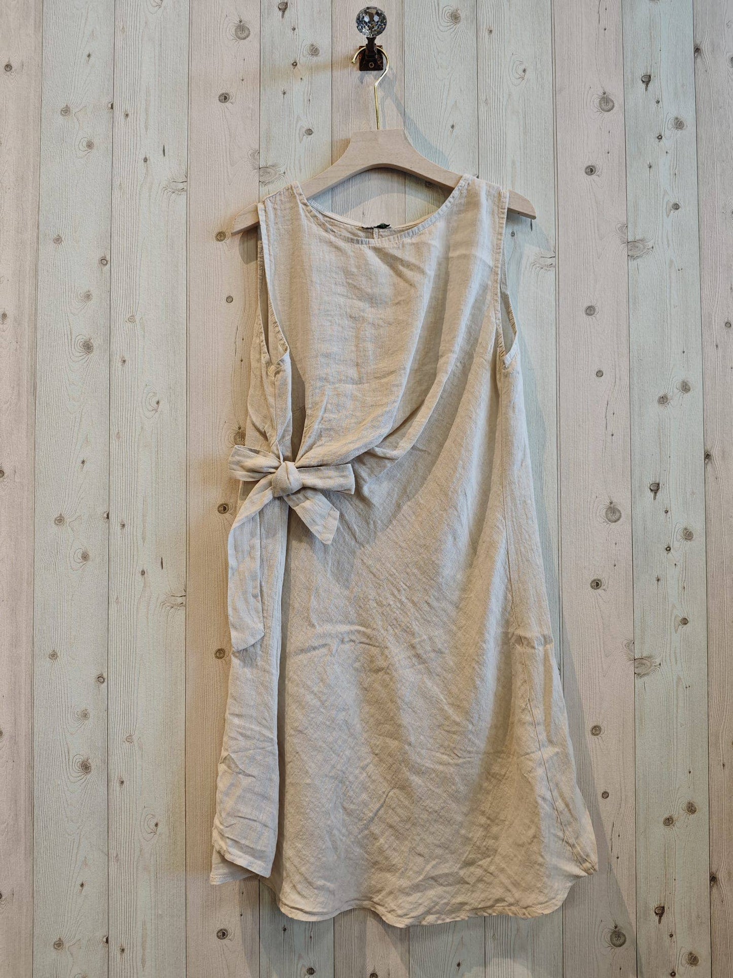 REF 5108 SLEEVELESS DRESS WITH BOW: BEIGE