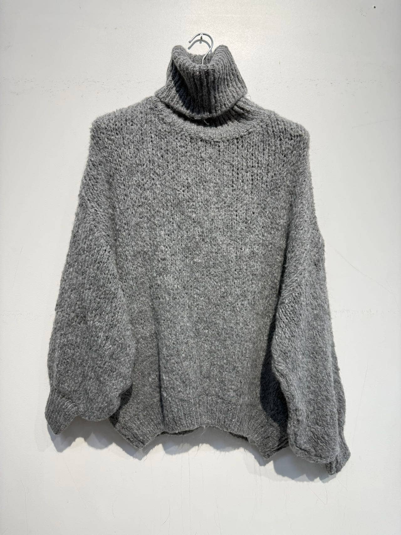 Oversized turtleneck sweater with alpaca: Taupe