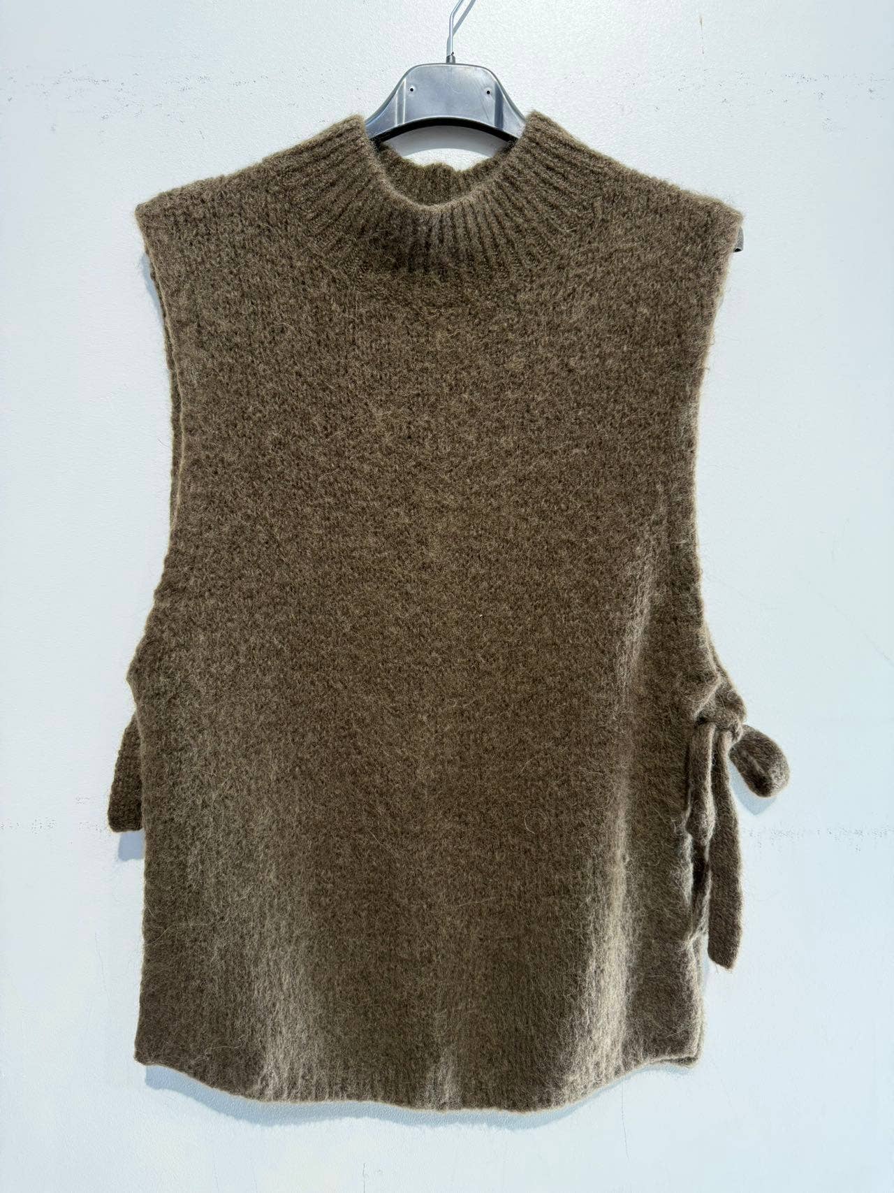 Sleeveless sweater in baby alpaca and wool 3451: Taupe