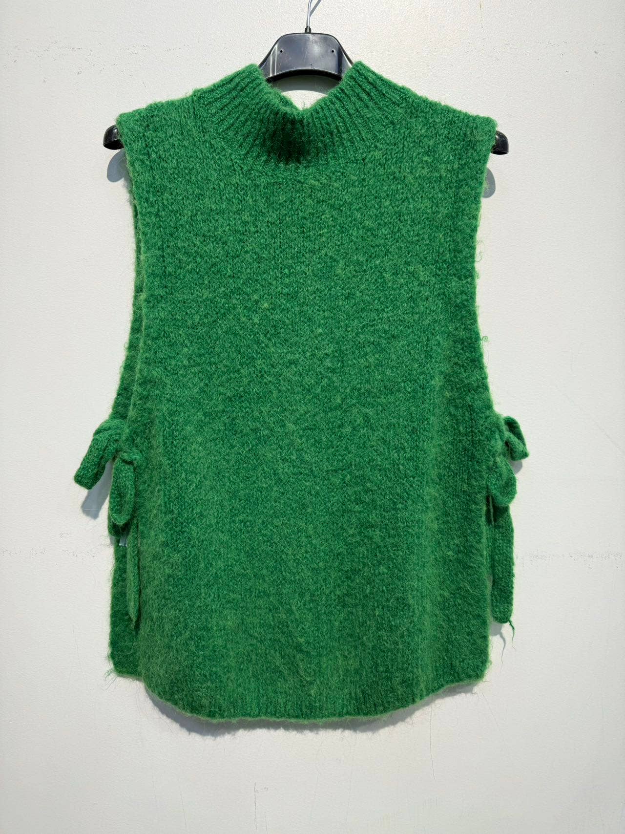 Sleeveless sweater in baby alpaca and wool 3451: Camel