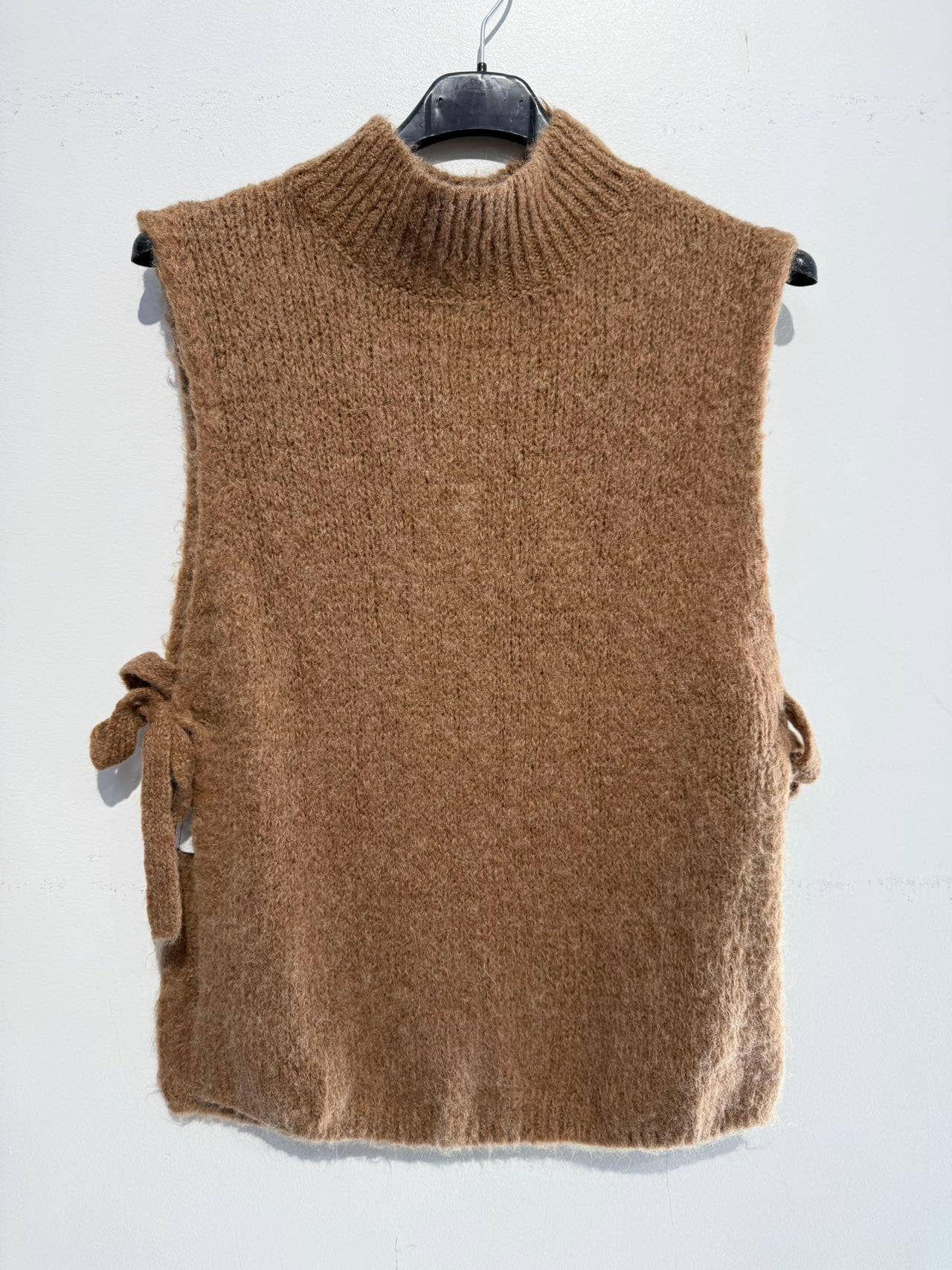 Sleeveless sweater in baby alpaca and wool 3451: Taupe