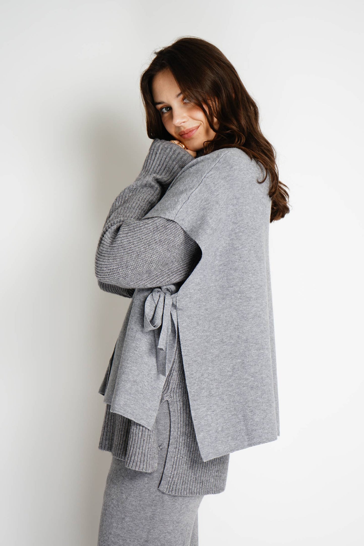 25210 knitted sleeveless vest: Taupe