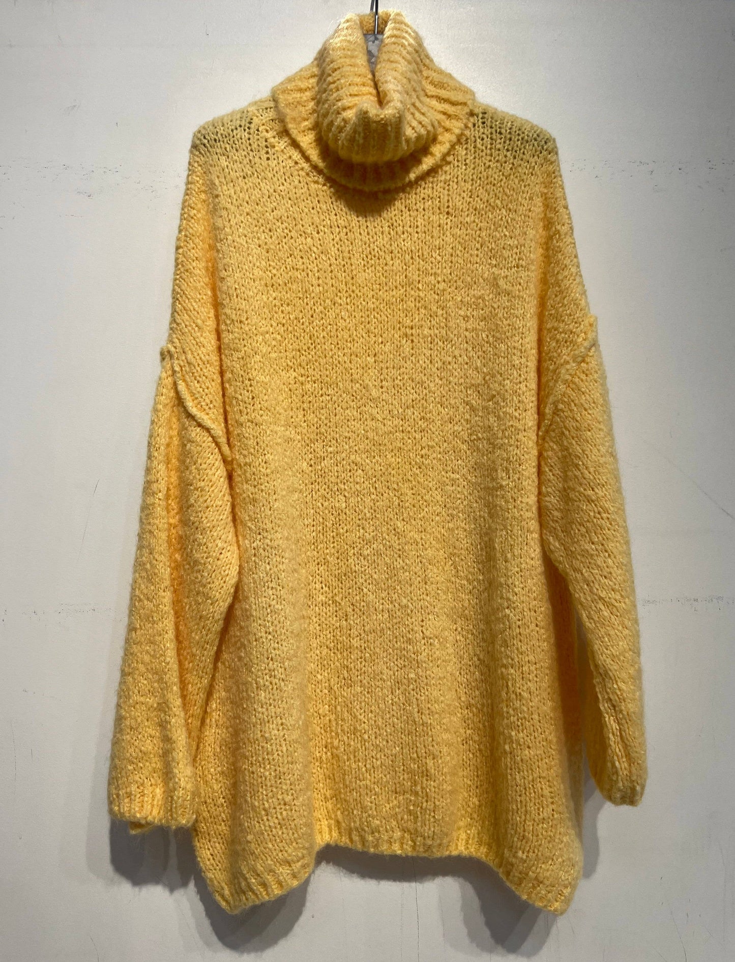 3228 soft turtleneck wool and mohair sweater: Ecru / One size