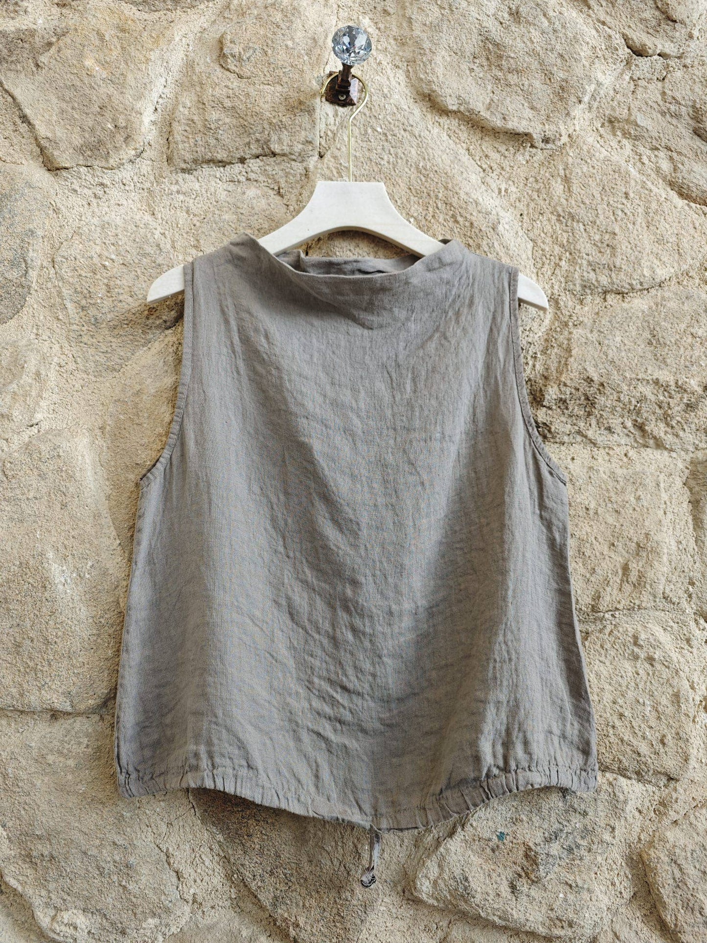 Ref-5189 SLEEVELESS BLOUSE 100% LINEN: BEIGE