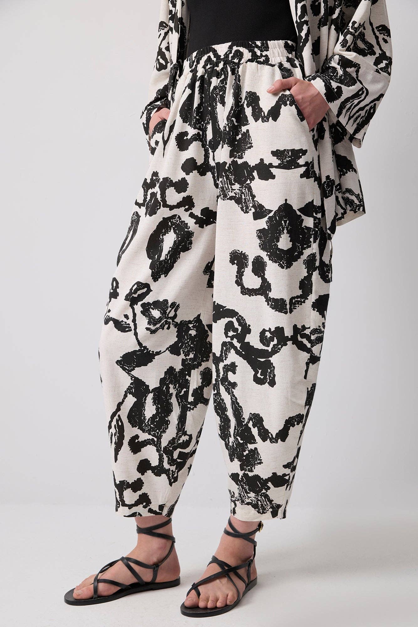 LINEN TEXTURED PATTERNED KIMONO PANTS SET: Black / Standart