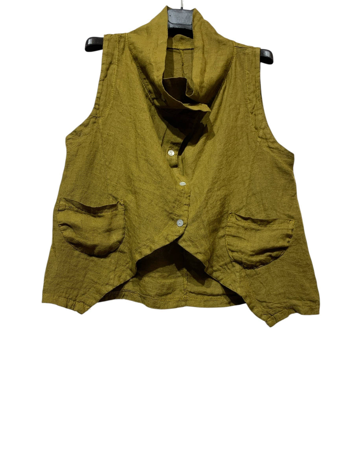 8718 Asymmetrical buttoned linen vest with pockets and collar: BROWN