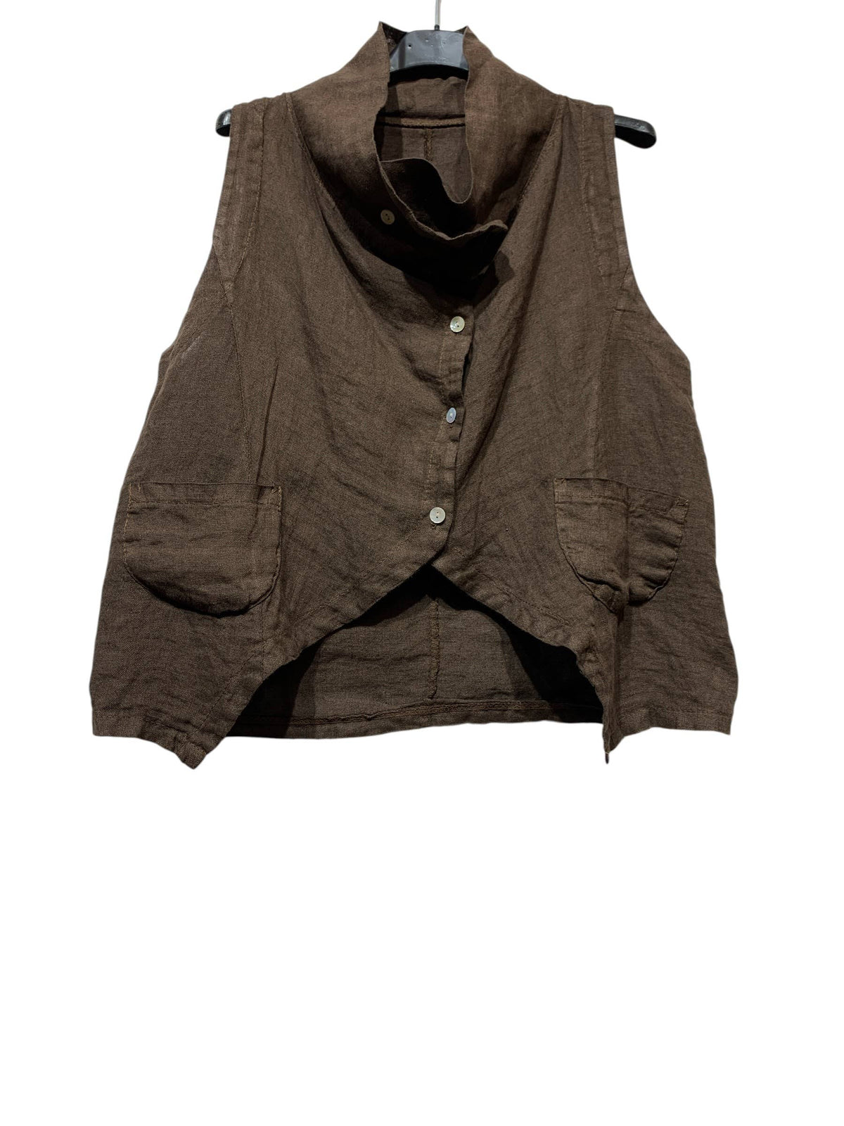 8718 Asymmetrical buttoned linen vest with pockets and collar: BROWN