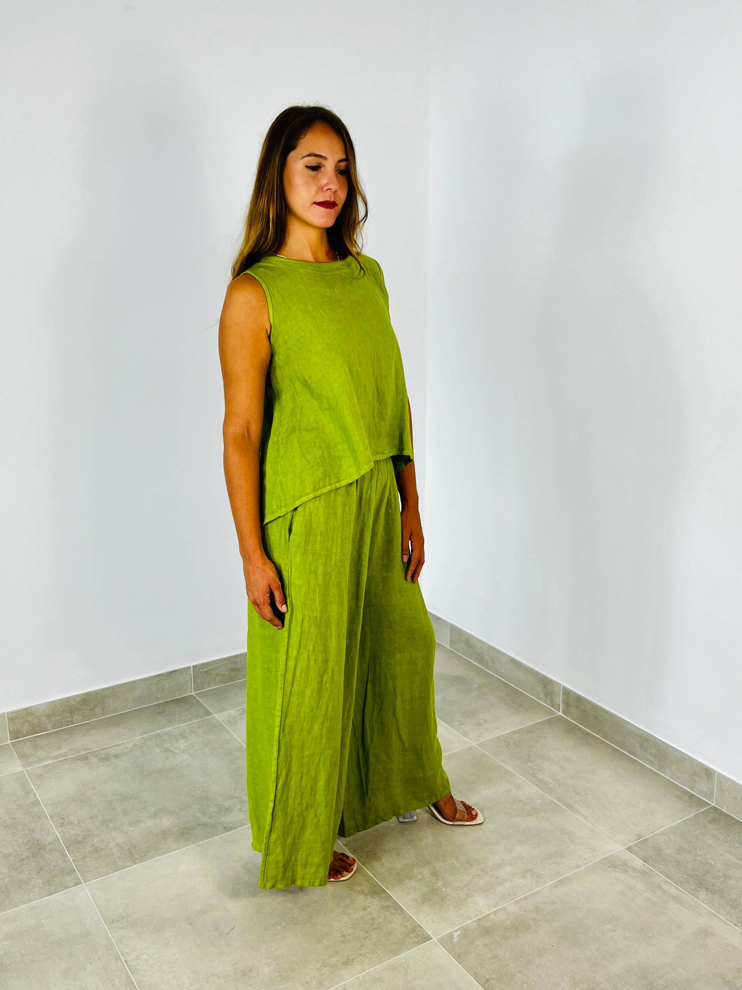 Ref-15763 100% LINEN SLEEVELESS T-SHIRT: Negro