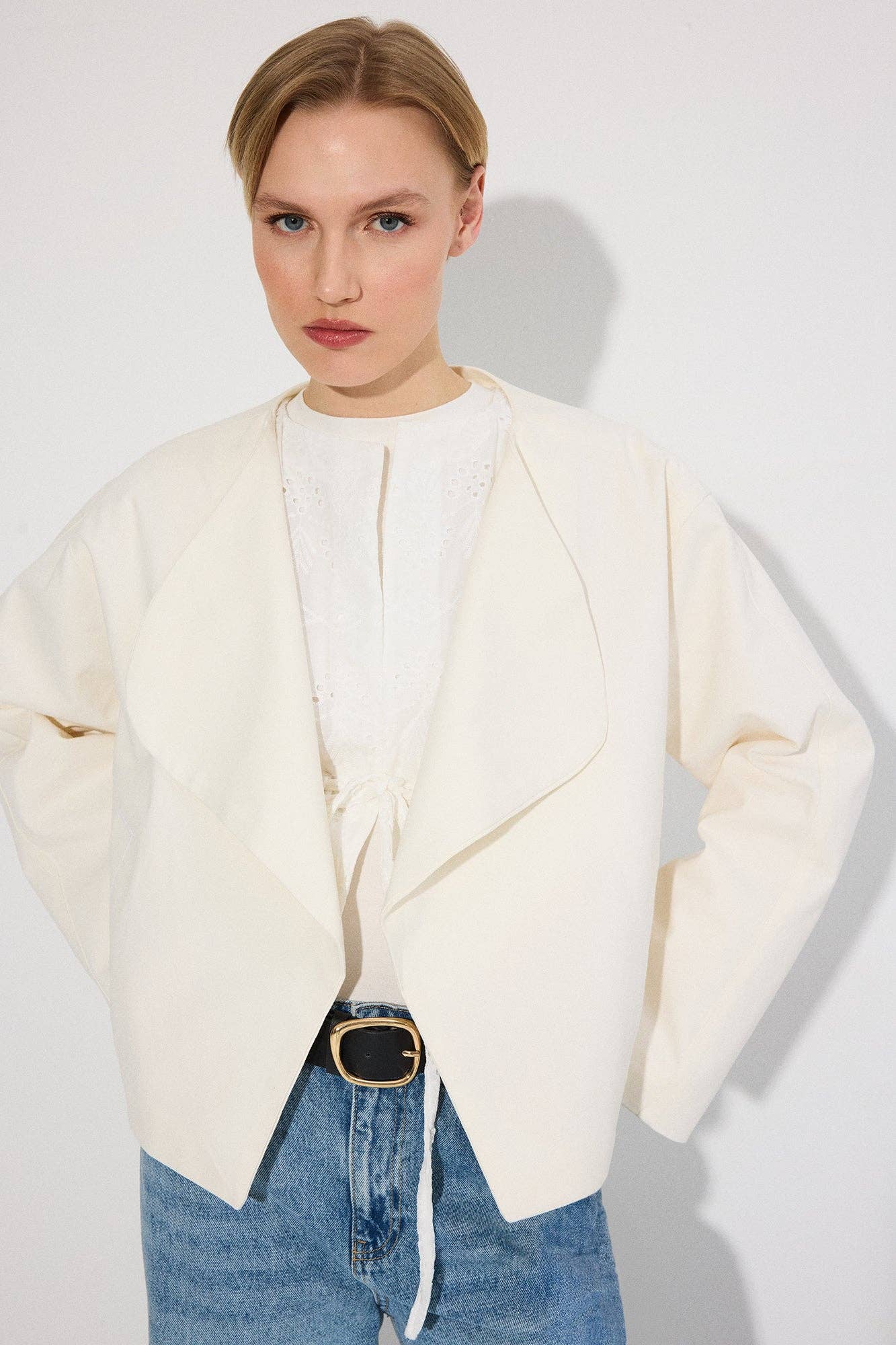 DOUBLE-BREASTED SHORT JACKET: Ecru / S/M