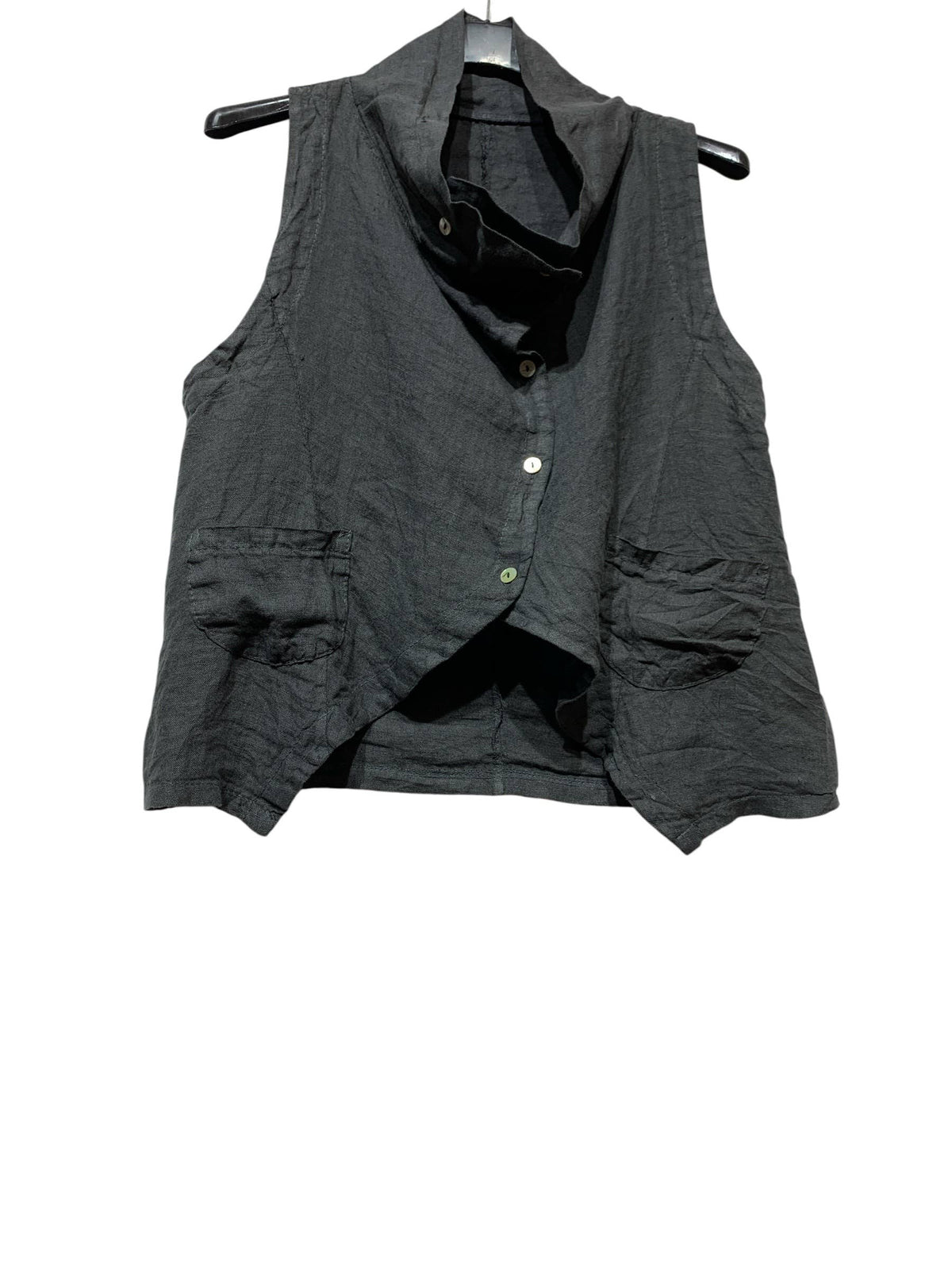 8718 Asymmetrical buttoned linen vest with pockets and collar: BROWN