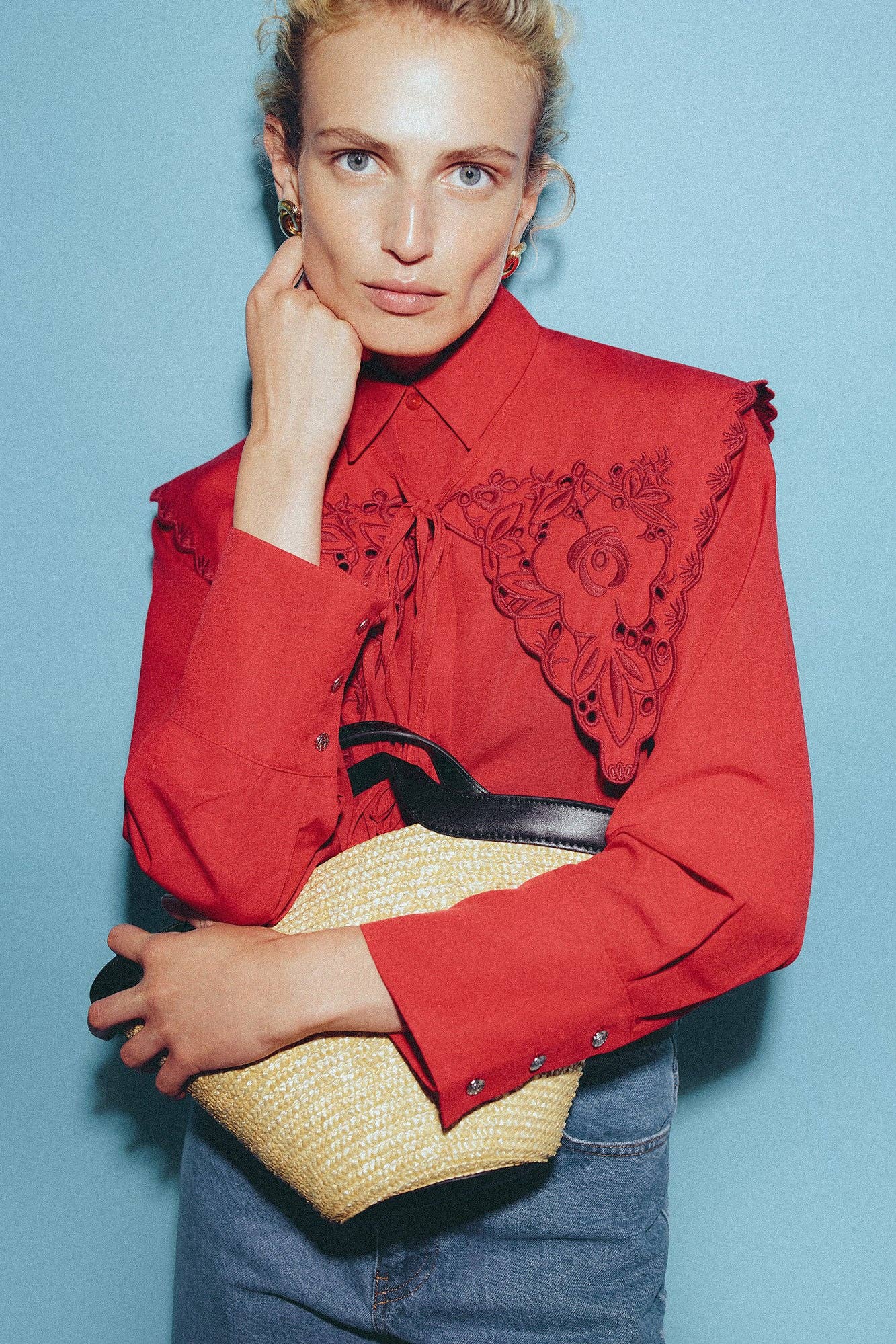 EMBROIDERY DETAILED WIDE COLLAR SHIRT: Red / 38