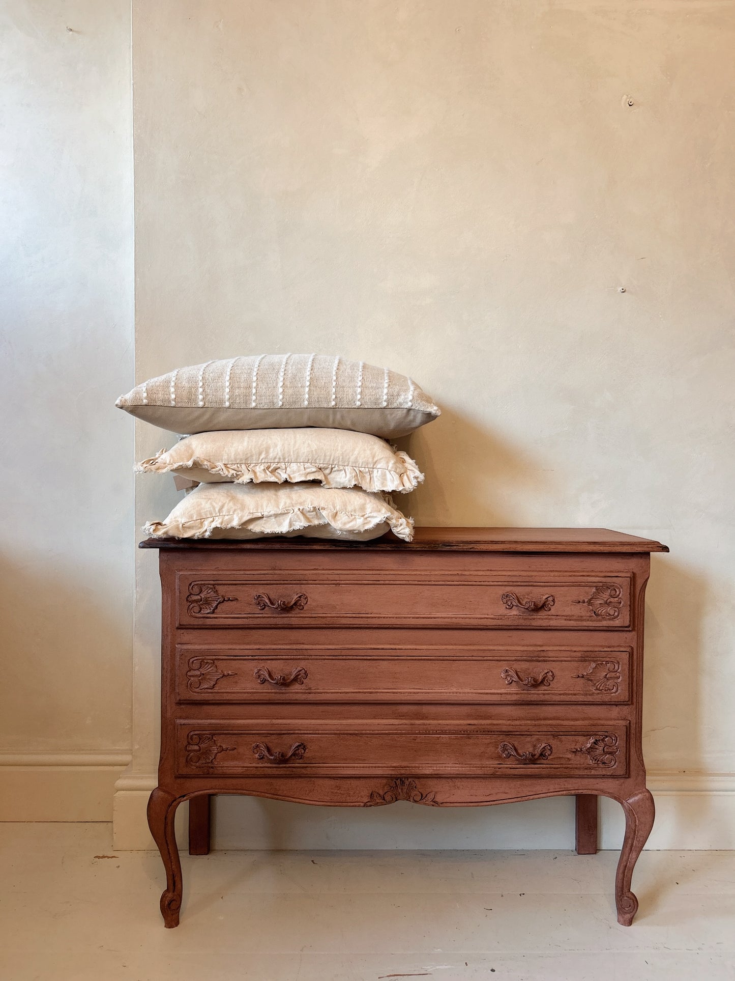 French painted chest of drawers