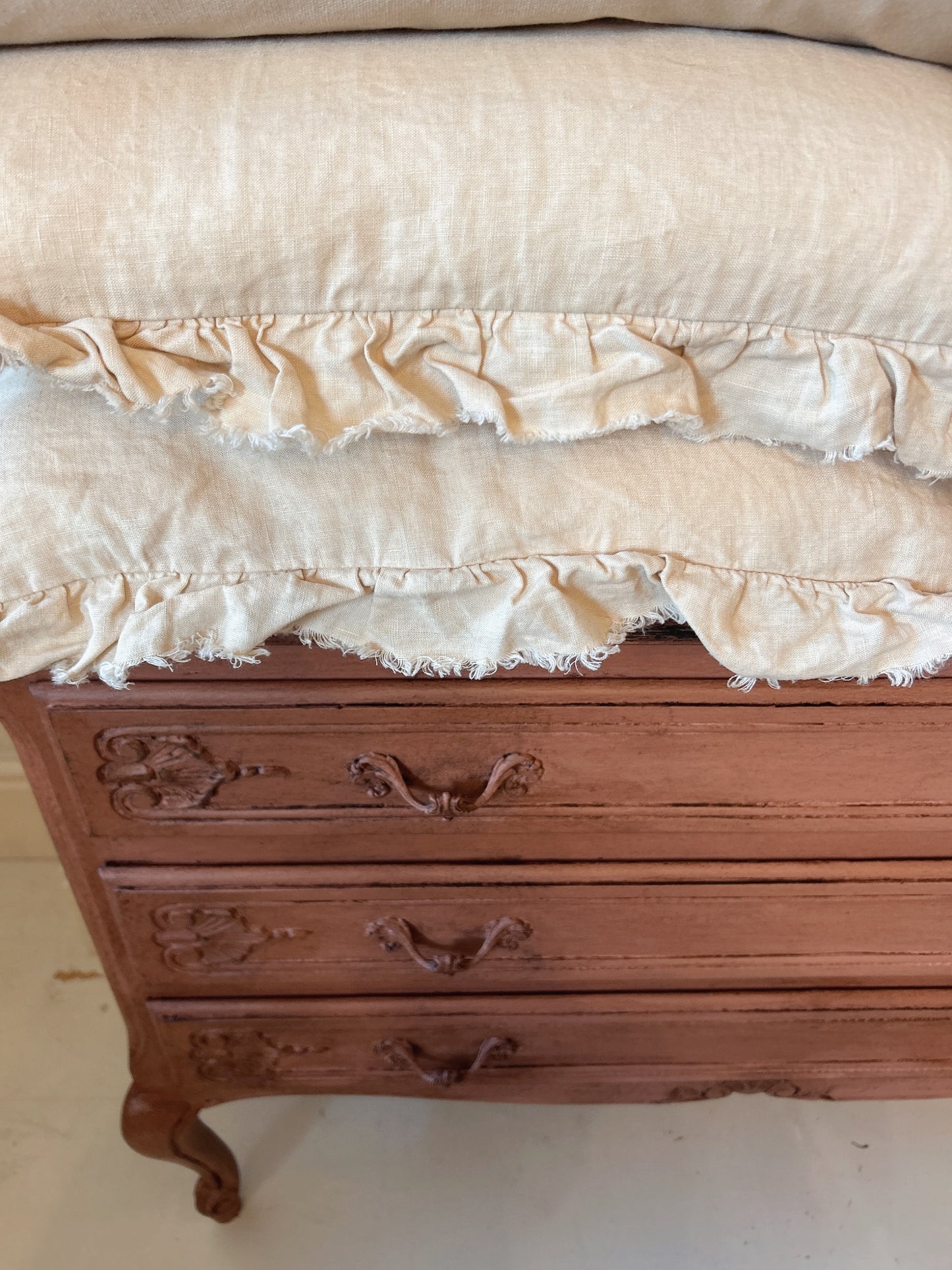 French painted chest of drawers