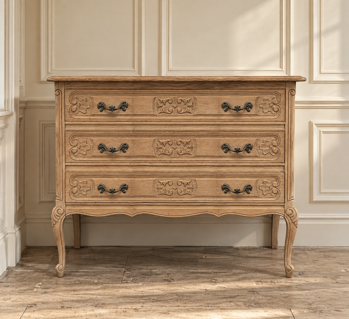 French oak chest of drawers petite