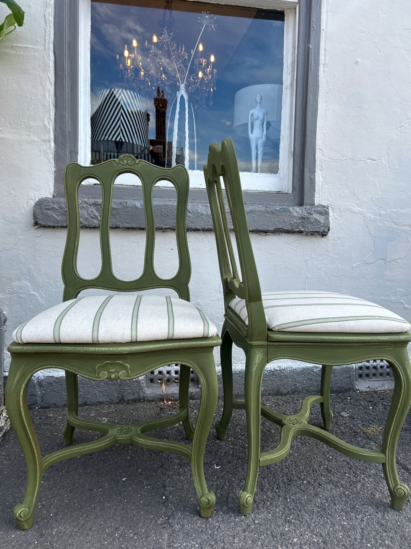 Set of 6 french Louis painted chairs