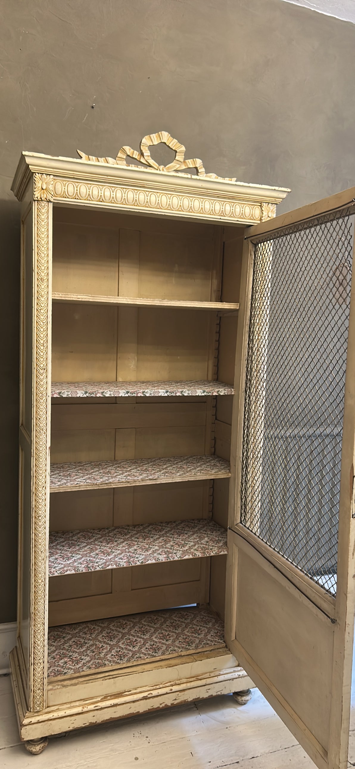 French Louis XVI armoire