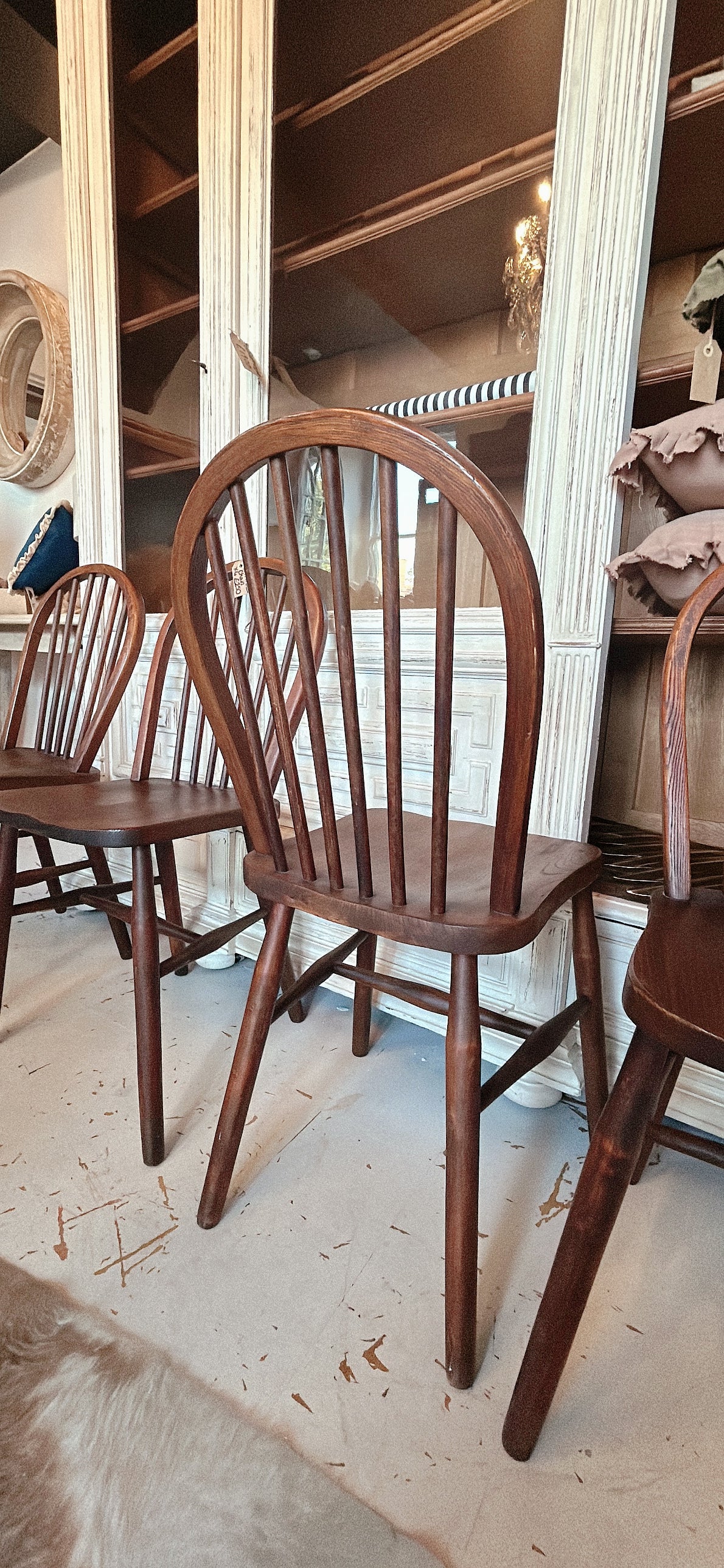 4 Elm Windsor chairs