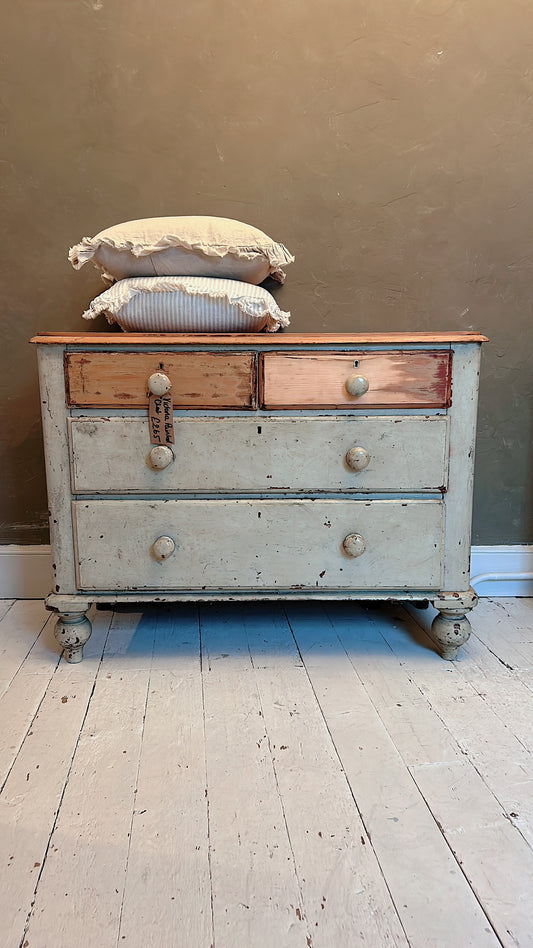 Victorian pine chest of drawers