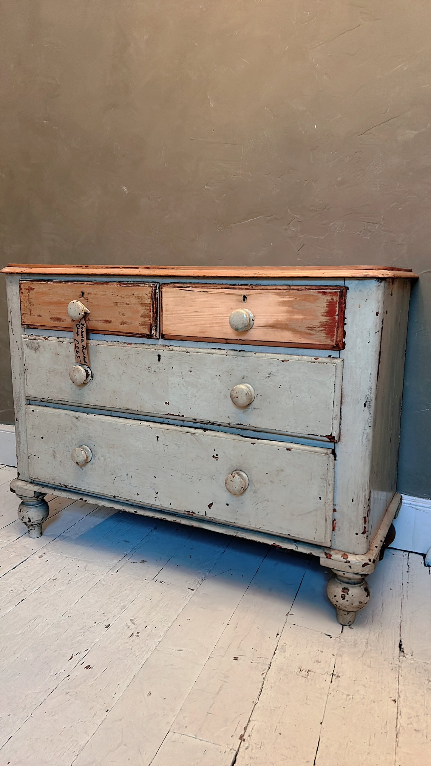 Victorian pine chest of drawers