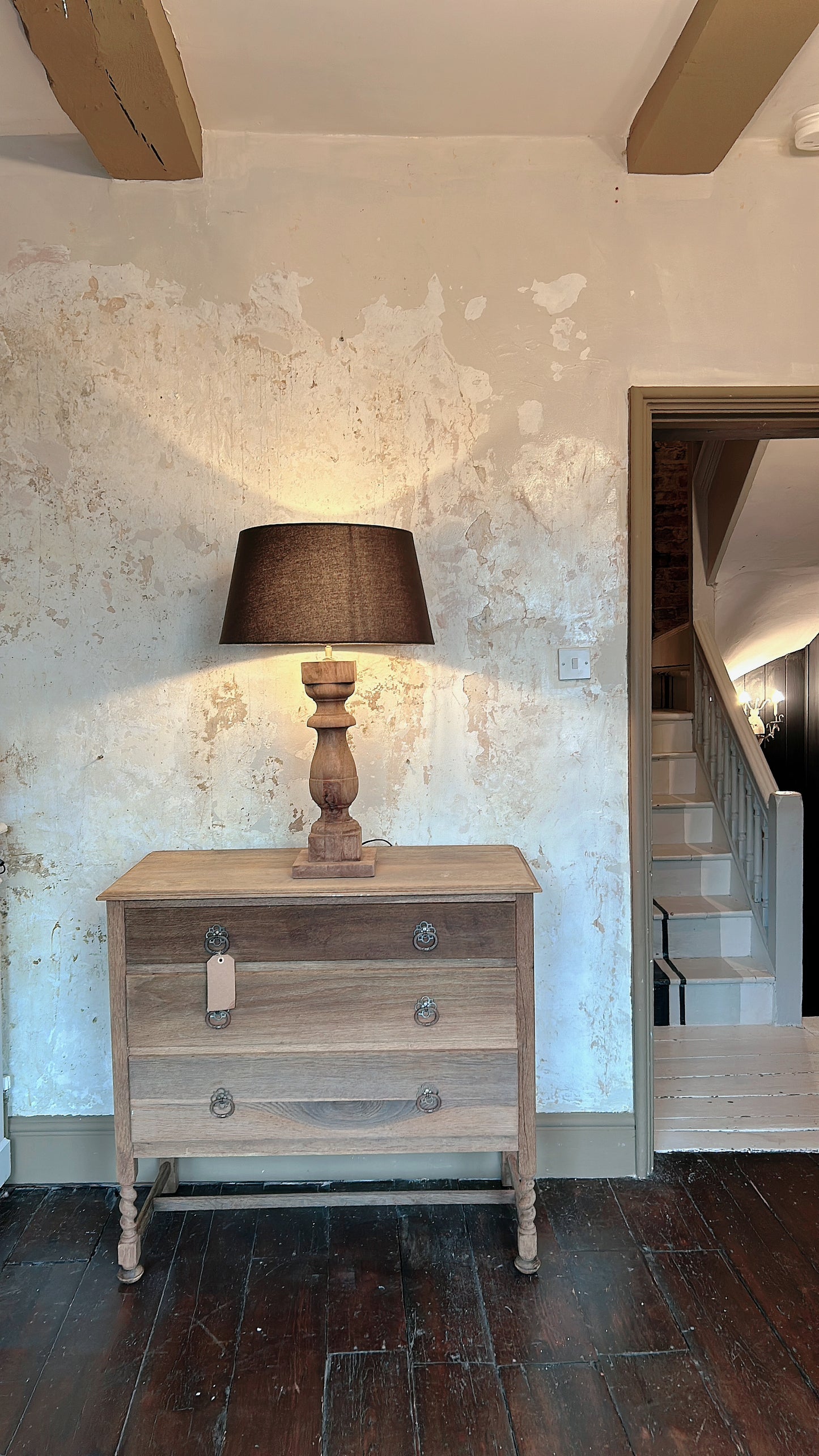 Oak chest of drawers