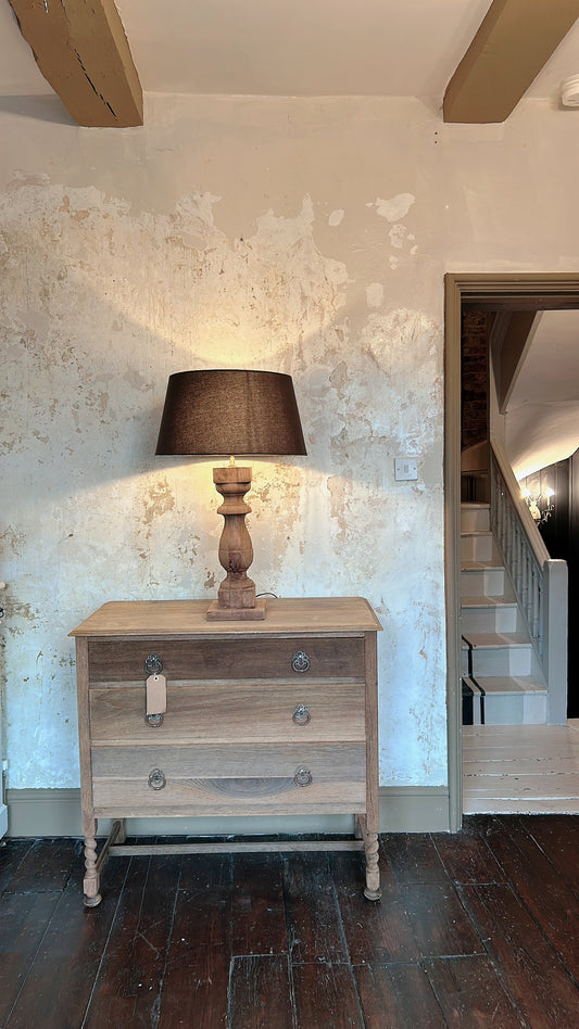 Oak chest of drawers