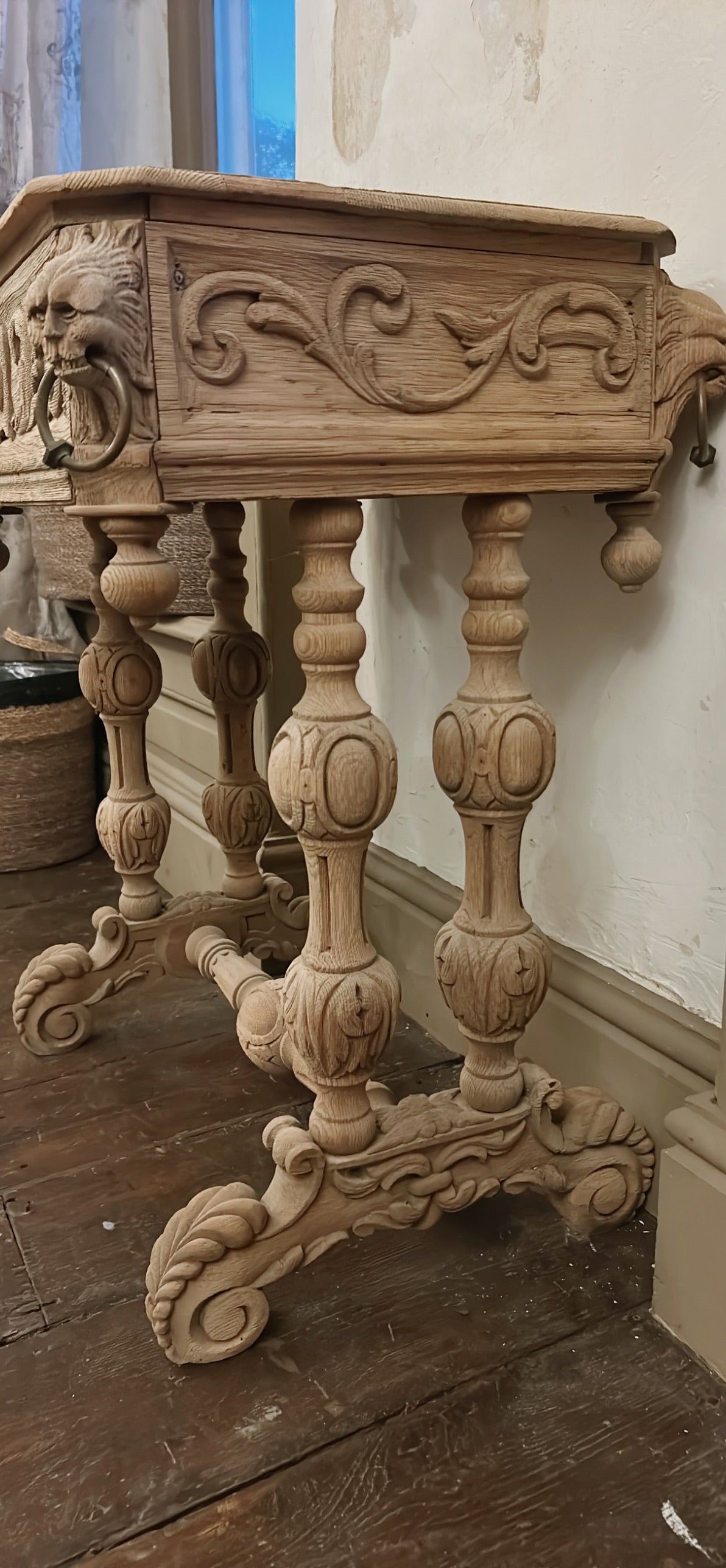 Antique Flemish Oak vanity (lift up lid) side table