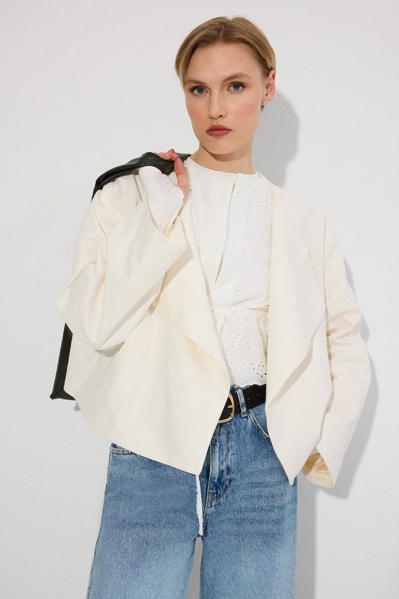 DOUBLE-BREASTED SHORT JACKET: Ecru / S/M