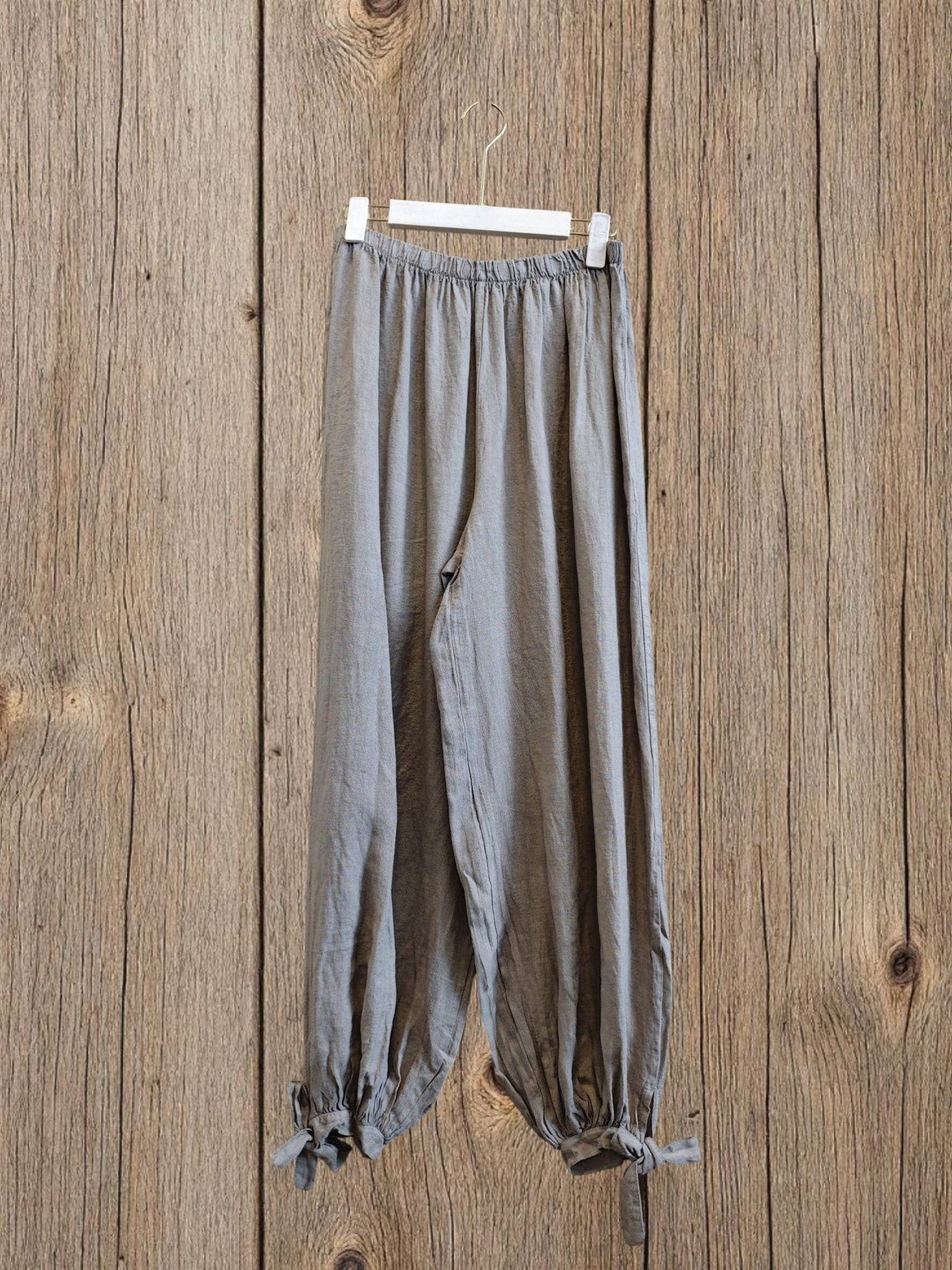 Ref-18324 Ankle-length pants with bow, 100% linen: Brown