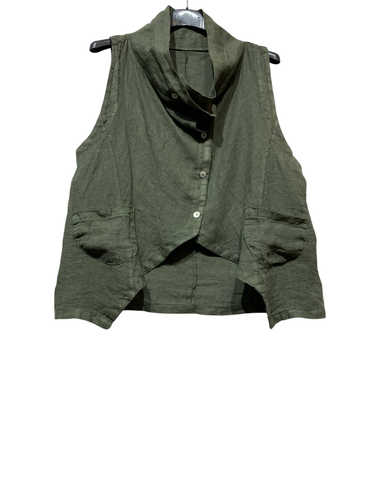 8718 Asymmetrical buttoned linen vest with pockets and collar: BROWN