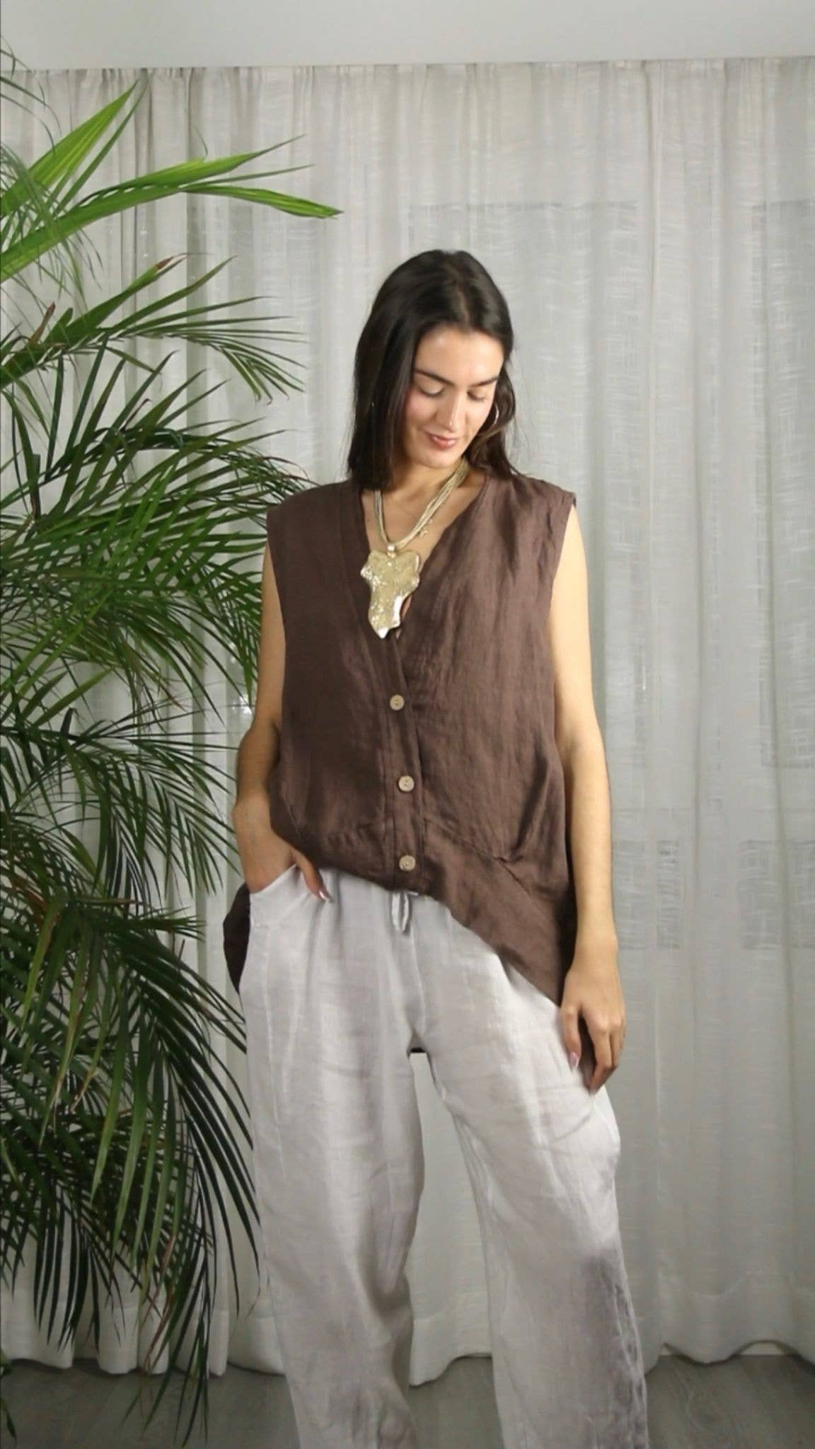 Ref-83679 SLEEVELESS BLOUSE 100% LINEN: CAMEL